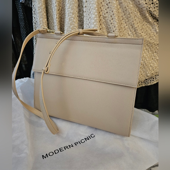 Modern Picnic Handbags - Modern Picnic Luncher Large Beige